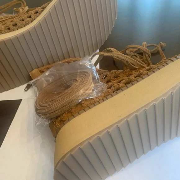 💫HP‼️💫 NIB FREE PEOPLE Luca Lace-up Sandal in Tan, Sizes 6.5 & 8 - Picture 11 of 12